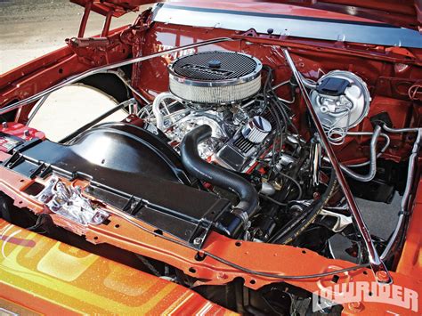 For its designed goals, the 305 succeeded tremendously. 1206-lrmp-03-o-1979-chevrolet-monte-carlo-chevy-V8-305-engine - Lowrider