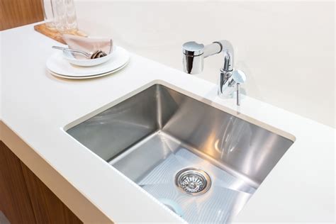 Experience luxury with stylish precision handmade 18g 18/10 stainless steel double bowl kitchen, sink, trusted by architects and builders for upscale projects & modern makeovers. Best 28 Inch and 30 Inch Undermount Kitchen Sink in 2020 ...