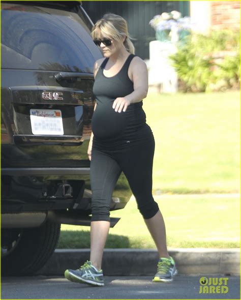 Reese Witherspoon Baby Bumpin Workout Photo 2697872 Pregnant