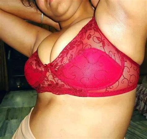 Hot Indian Aunties Hot Poses With Navel Armpits Show And Cleavage