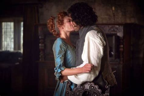 Poldark Fans Confused By Demelza S Inability To Unfasten Her Dress During Steamy Sex Scene Tv