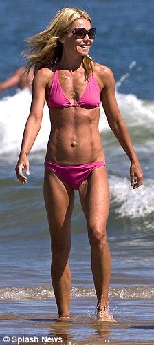 Kelly Ripas Looking More Ripped Than Her Husband On The Beach