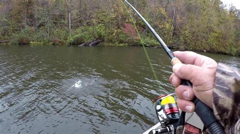 Crappie Fishing Technique Casting To Locate Scattered Crappie Youtube