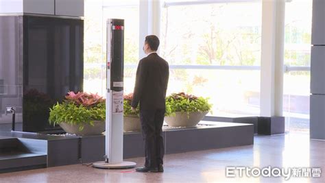 今日新增確診數 = (cdc發佈之新增確診數) 請點此連結, 查閱校正回歸相關資料. 直擊!台積電員工確診後廠區大樓冷清清 門口設置水龍頭、人人戴口罩 | ETtoday財經 | ETtoday新聞雲