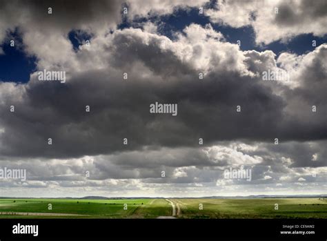 Salisbury Plain Wiltshire Hi Res Stock Photography And Images Alamy