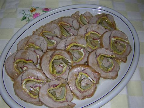 Quant'è dura la vita di chi non ama il sapore della carne! Rollè di vitello con carciofi | In cucina con zia Lora