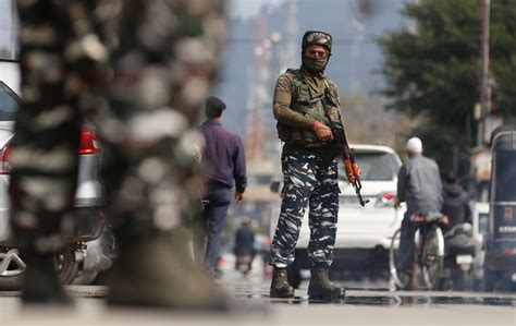 Five Indian Soldiers Among Seven Killed In Kashmir Gun Battles Reuters