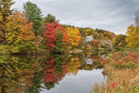 Fall In Massachusetts May Be Dull This Year Due To Severe Drought