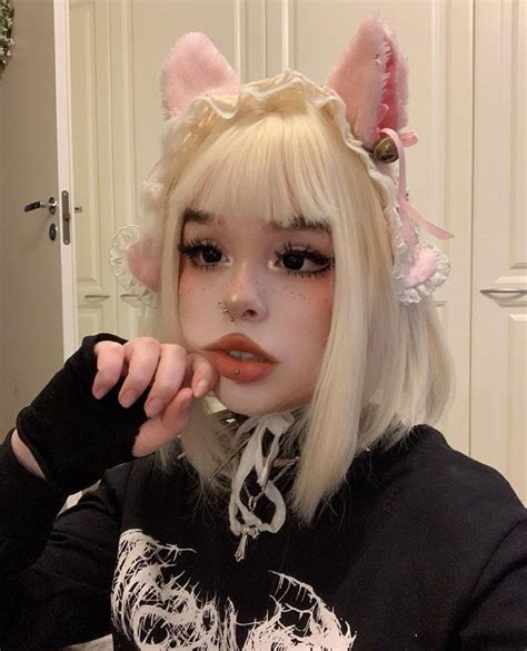 Rottenpeachcorpse On Ig In 2021 Pink Goth Aesthetic Girl Cute Makeup