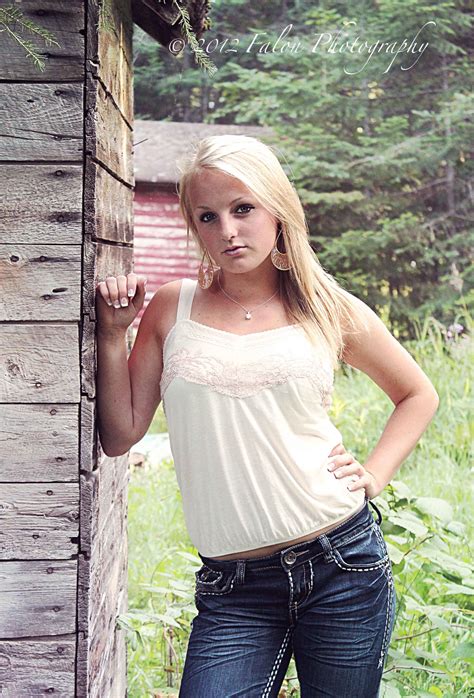 Prompictureposes Girl Senior Pictures Country Girl Photography