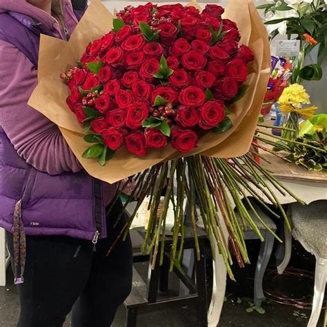100 Rose Bouquet Buy Online Or Call 01474 355007