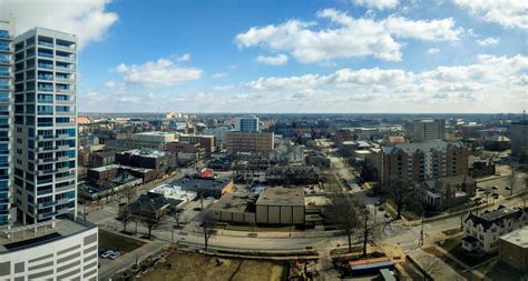 Champaign, Illinois from 200ft [OC][4878x2604] : CityPorn