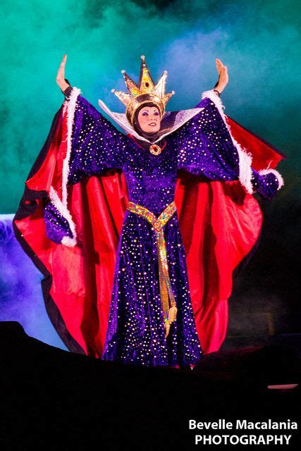 Evil Queen In Fantasmic Disney Costumes Disney Face Characters