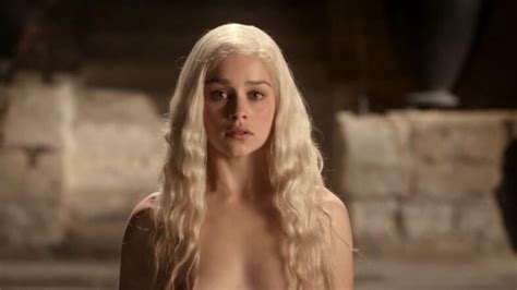 Emilia Clarke Says She Doesn T Regret Her Game Of Thrones Nude Scenes Maxim