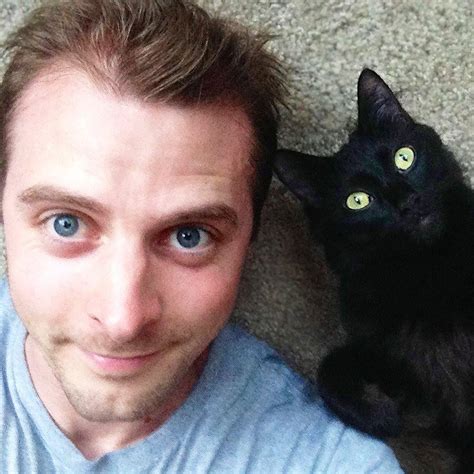 This Crazy Cat Man Is Breaking All Stereotypes And Helping Cats Along