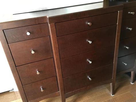 Bedroom sets with bed and other accessories should be made with strong quality material like wood or metal. Shermag 5 piece bedroom set Montreal, Montreal