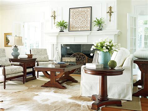 20 Living Rooms With White Furniture