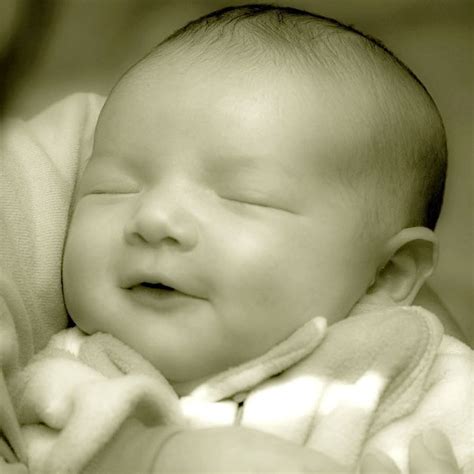 The cry of an infant makes my heart fall 💖. Smiling Cute Baby Image Collections - Babynames