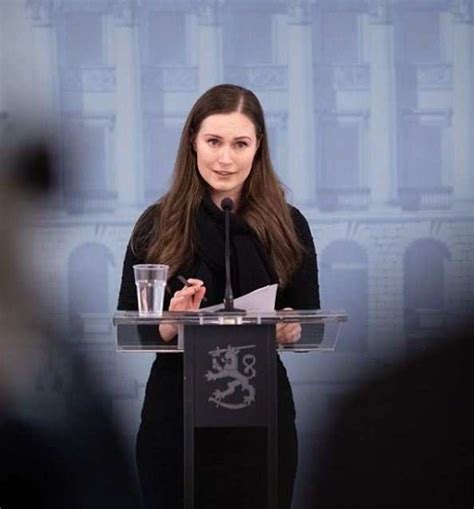 Sanna marin, helsinki'de doğdu ve tampere'ye taşınmadan önce espoo ve pirkkala'da yaşadı. Sanna Marin speaks during an event - Photogallery