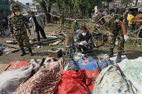 Hundreds Of Birds Filled The Sky As Earthquake Hit Nepal S Kathmandu Daily Mail Online