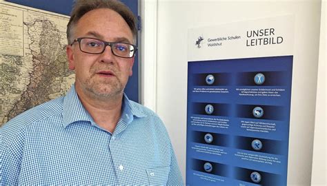 Decker lived in greenwich village in new york city.1 in january, 1930 decker took a challenge to. Mit neuen Berufen ins neue Schuljahr - Waldshut-Tiengen ...