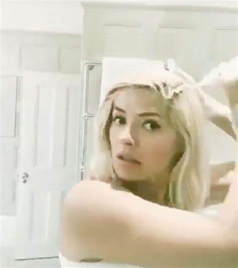 Holly Willoughby Strips Naked Under Towel As She Dyes Her Hair In Posh