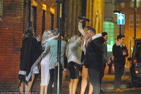 Christmas Party Chaos Continues As Hundreds Of Drunk Revellers Spill Out Of Clubs Daily Mail