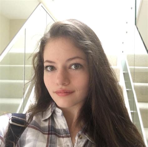 Twilight Renesmee Actor Mackenzie Foy Turns 16 — See What She Looks