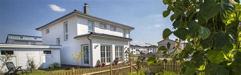 Zudem bieten wir ihnen die freie bauplanung, bauen ihr haus mit ökologischen baustoffen und kombinieren diese mit modernen materialien. Massivhaus bauen - Massiv Bau Haus, Hausbau in Mecklenburg ...