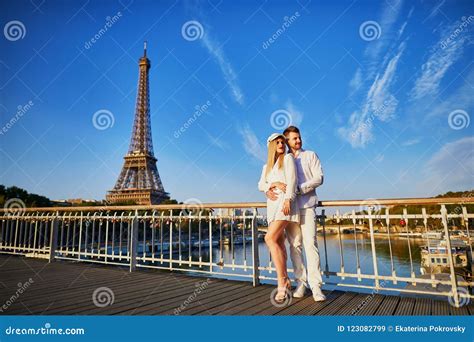 Romantic Loving Couple In Paris Stock Image Image Of Architectural