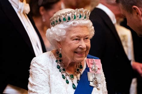 ¿cuánto Dinero Tenía Realmente La Fortuna De La Reina Isabel Ii