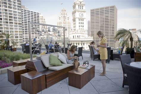 Best Rooftop Bars In Chicago For Outdoor Drinking And City Views
