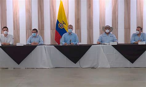 Hay también normativa parainstalaciones de feria, que en nivel 3 serán del 50 por cientode los asientos en cada fila, aunque se podrán usar todos si son personas que residen en el mismo domicilio. Duque anuncia conjunto de medidas para contener y mitigar ...