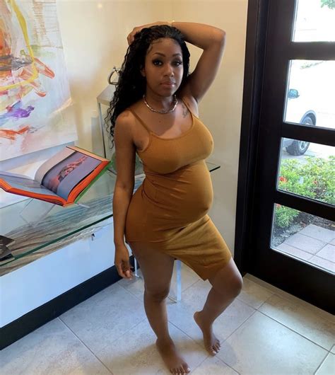 pins therealktc🧚🏼‍♀️ pregnant black girl cute maternity outfits mini dress fashion