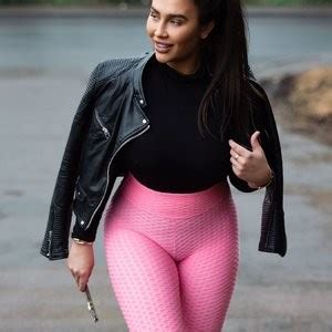 Curvy Lauren Goodger Leaves Her House In Chigwell 17 Photos Leaked