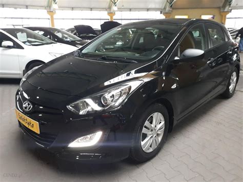 Hyundai unveiled full specification and pricing for the 2013 i30 hatchback , which is scheduled to launch in the uk on 12th march. Hyundai i30 II 2013 benzyna 100KM hatchback czarny ...
