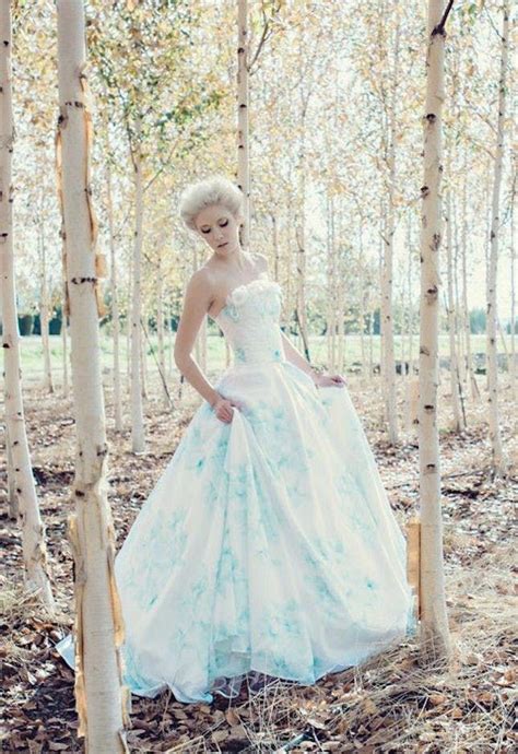Also, choose which would best go with the overall theme for the wedding. 50 Colorful Wedding Dresses Non-Traditional Brides Will ...