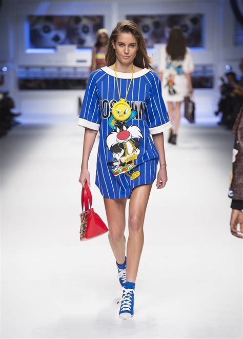Moschino Aw 1516 Fashion Show 2015 Fashion Trends Insta Fashion