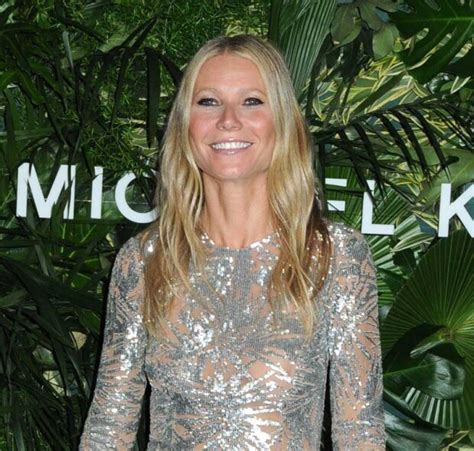 Gwyneth Paltrow Nipples In See Through Lacy Gown Celebcunt