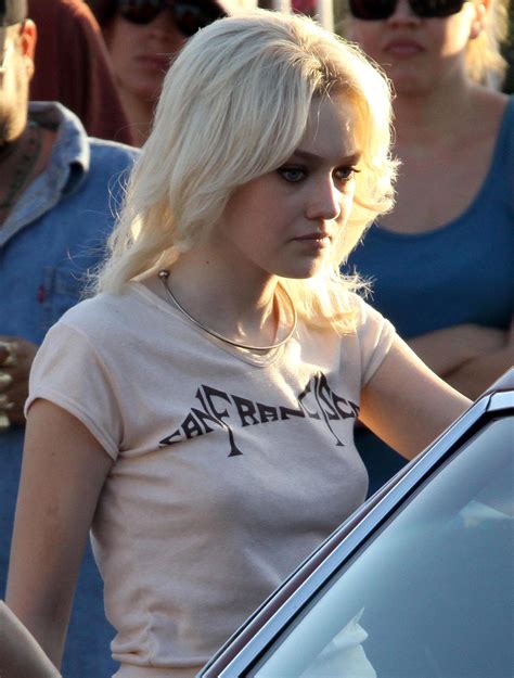 Naked Dakota Fanning In The Runaways