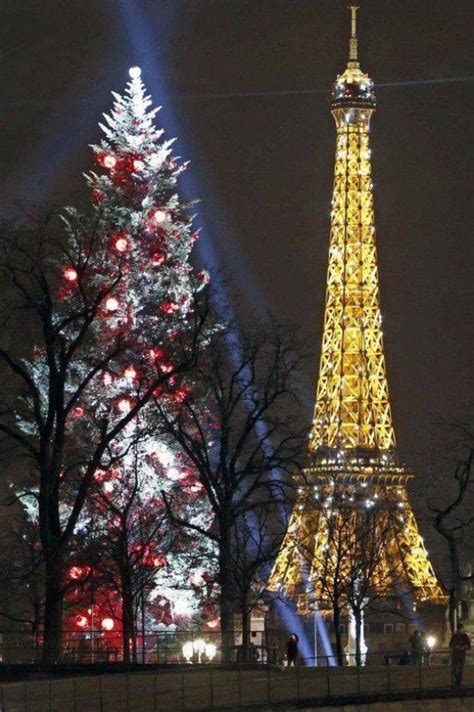 Paris Christmas Tree Christmas In Paris Eiffel Tower Paris Eiffel Tower
