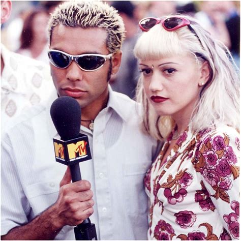Gwen Stefani - Net Worth, Fiancé (Blake Shelton), Kids ...