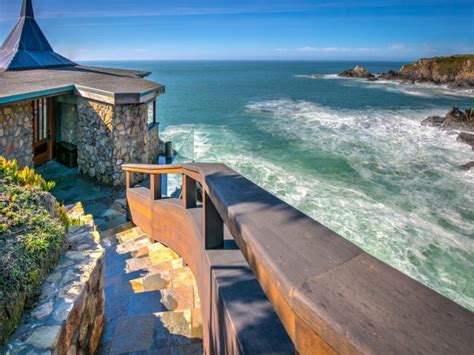20 Amazing Homes The Merge With Seaside Cliffs