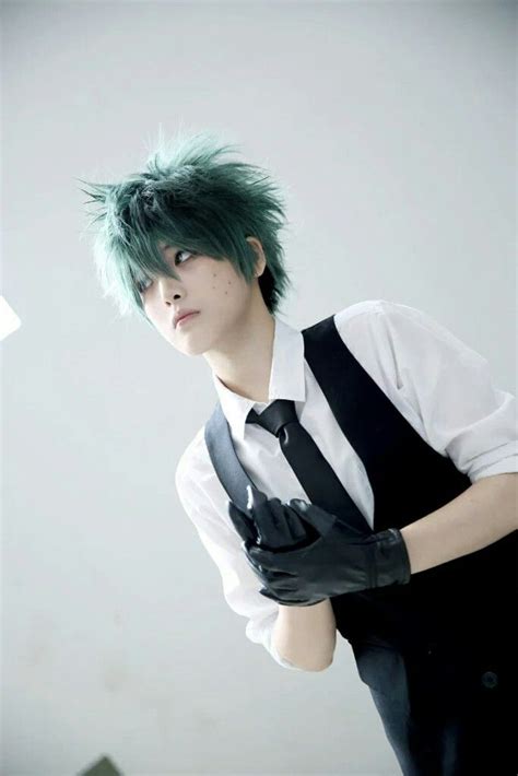 What's common these days is having a social media account. Cosplay/Deku_Villain | Cosplay, Ropa casual y Tsuyu