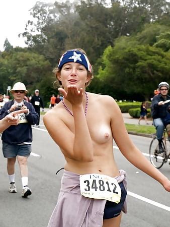 Babe Topless Women At Bay To Breakers Run Pict Gal 186276378