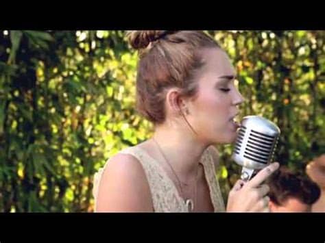Your current browser isn't compatible with soundcloud. Miley Cyrus - The Backyard Sessions - -Jolene- - YouTube