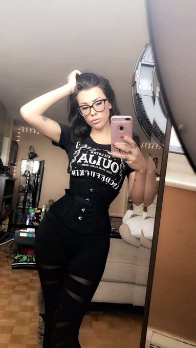 Tw Pornstars Vera Bambi Free Of The Most Retweeted Pictures And