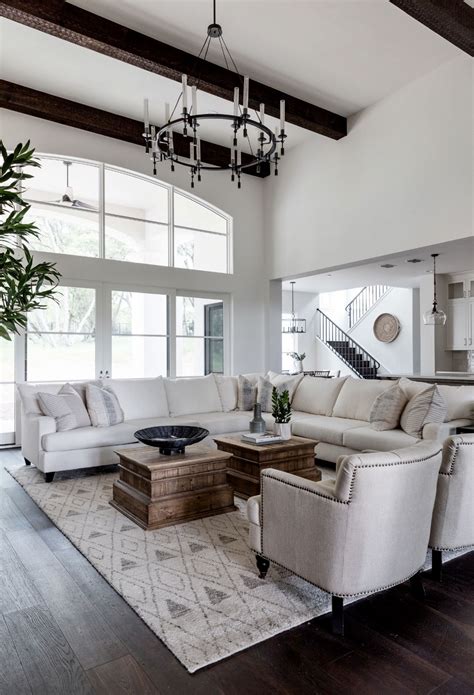 Elegant Transitional Style Living Room Decor With White Corner
