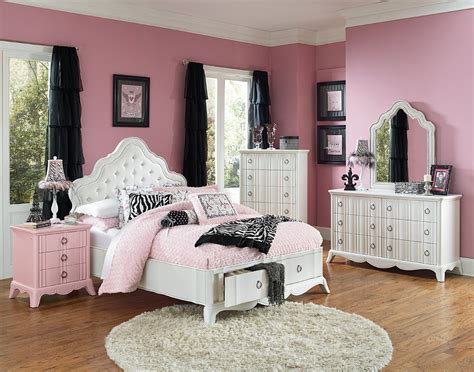 Fit for your little king or queen, this traditional style youth bed features a padded leatherette camelback headboard with the your girl's love for her favorite disney mouse doesn't stop at the bed, it's expressed in the details, such as the. Girls Full Size Bedroom Sets - Home Furniture Design