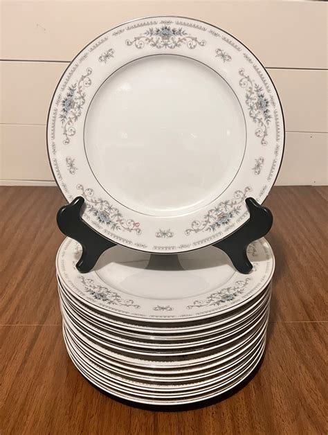 Wade Diane Fine Porcelain China Of Japan Dinner Plate 1025 Set Of 12